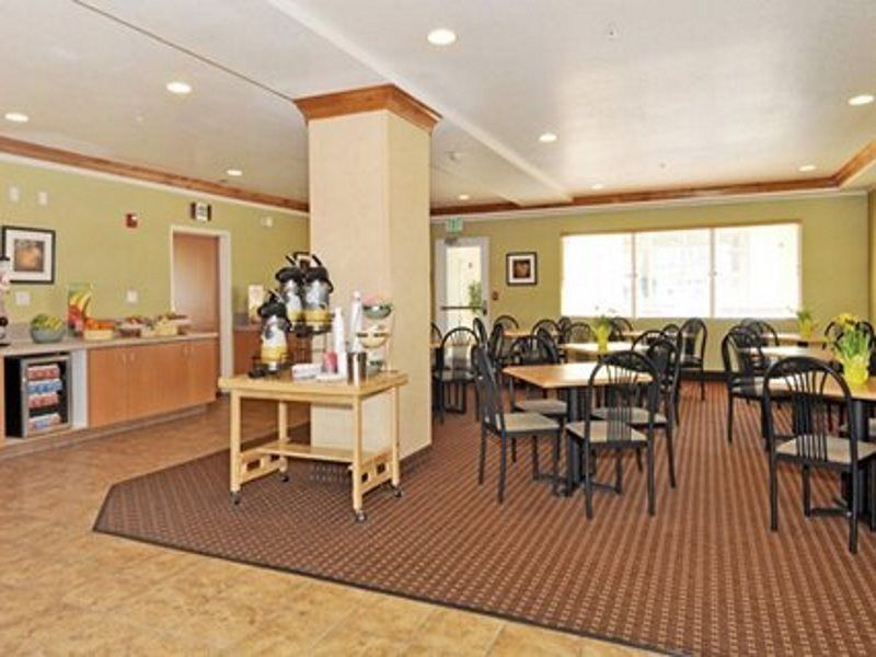 Quality Inn & Suites Denver International Airport Exterior photo